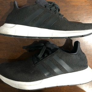Adidas Men’s Swift Run size 11